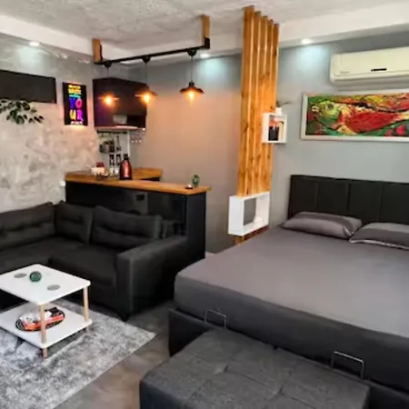 Apartment Jacuzzi House In The Loc Of *